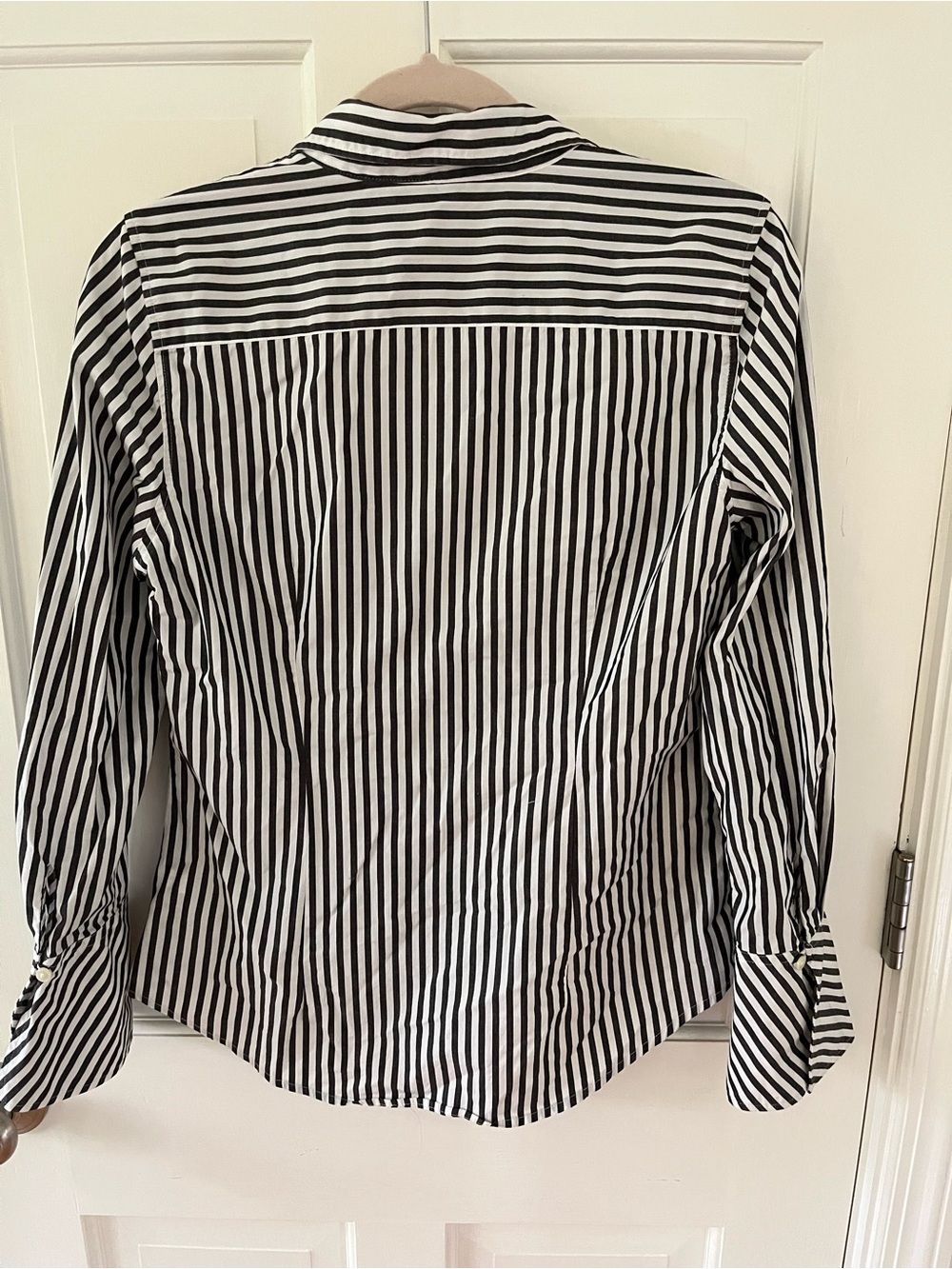🌟Banana Republic Black and White Tailored Button Down Size 8 - Picture 2 of 6